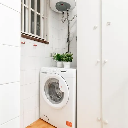 Sagrada Familia: Bonito Y Muy Centrico Apartman Barcelona