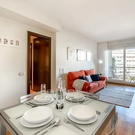 Apartman Sagrada Familia: Bonito Y Muy Centrico *
